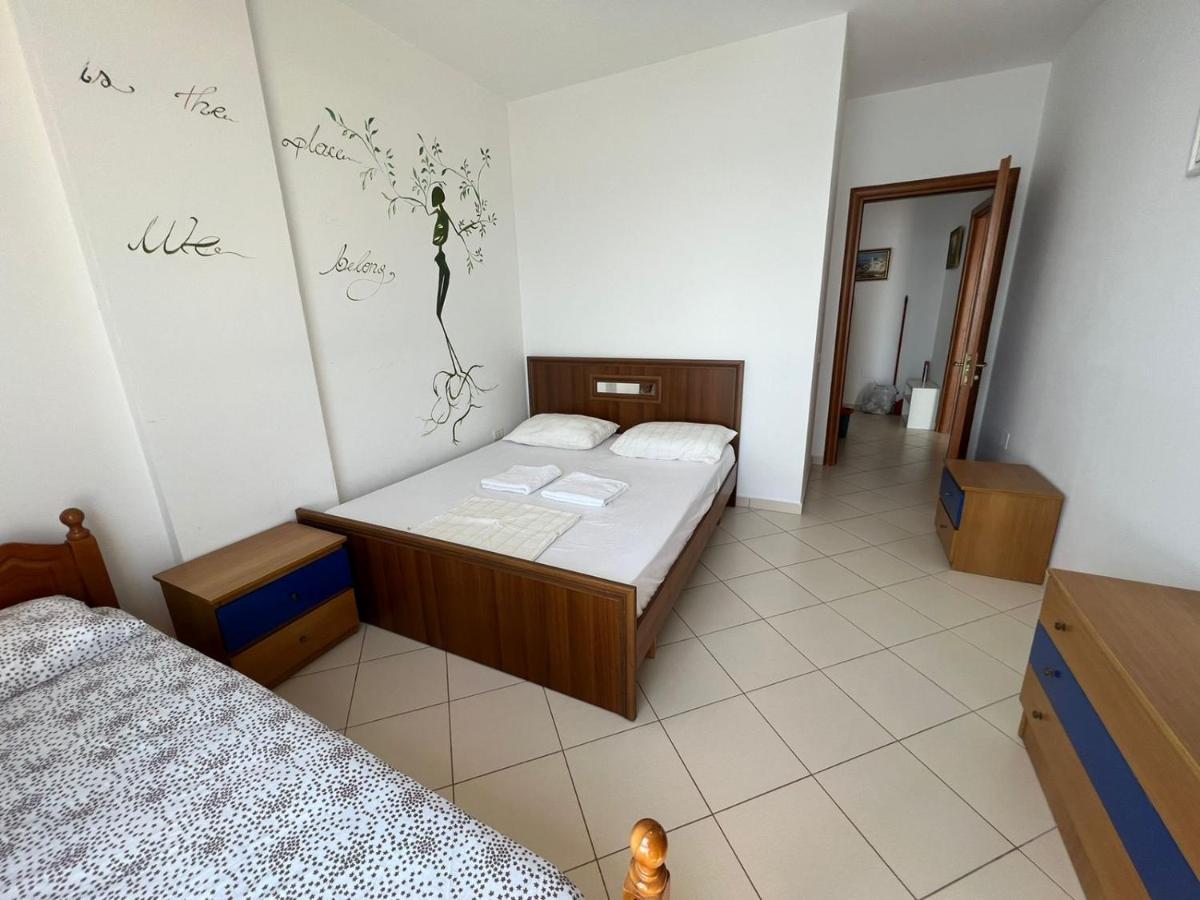 Blue Sky Apartaments Durres Luaran gambar